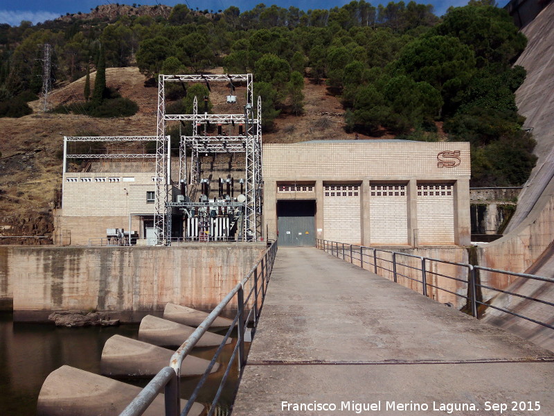 Pantano del Guadalmena - Pantano del Guadalmena. Central elctrica