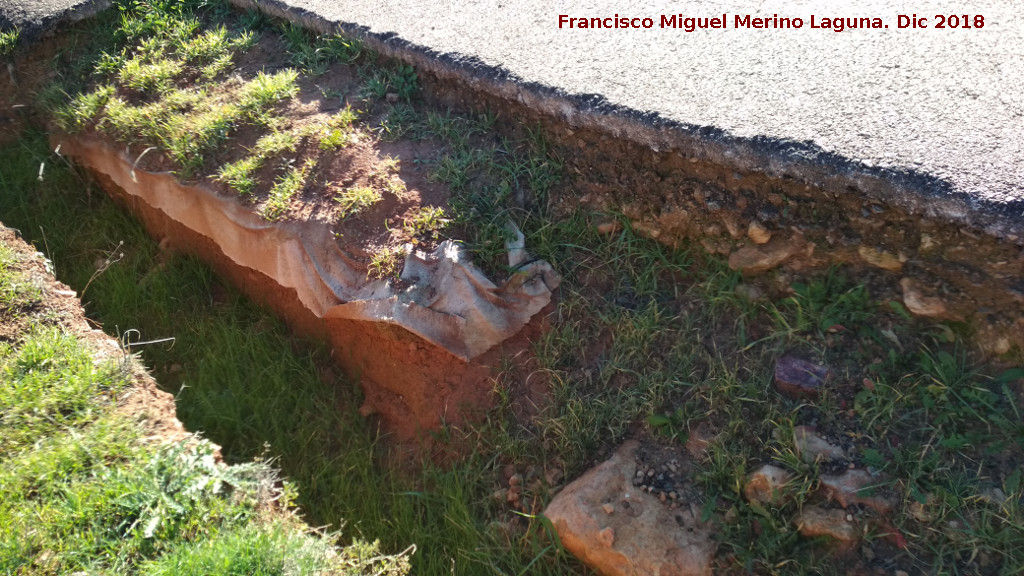 Puente Romano de Azuer - Puente Romano de Azuer. Piso original protegido por geotextil