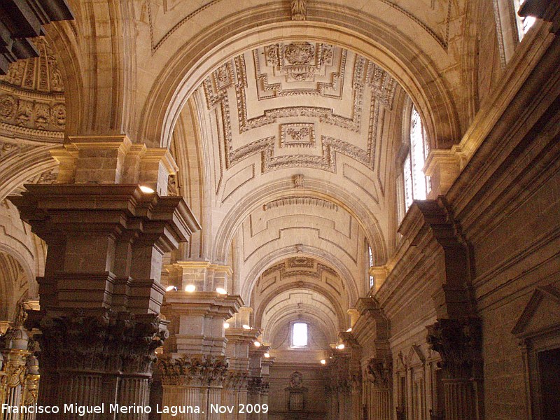 Catedral de Jan. Nave de la Epstola - Catedral de Jan. Nave de la Epstola. 