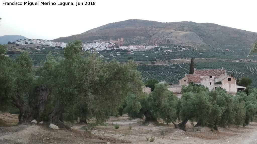 Cortijo de las Pilas de Espeso - Cortijo de las Pilas de Espeso. Con La Guardia al fondo