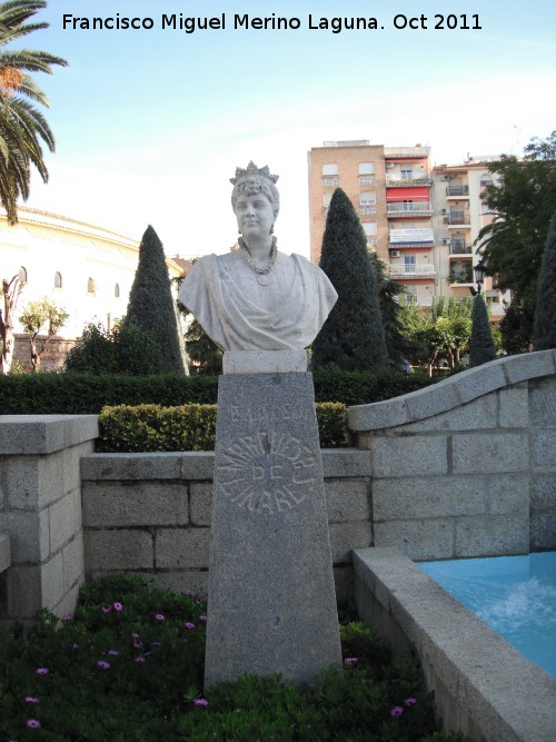 Monumento a los Marqueses de Linares - Monumento a los Marqueses de Linares. Marquesa