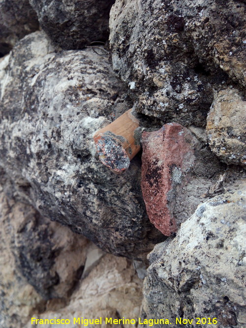 Yacimiento romano de Casa Fuerte - Yacimiento romano de Casa Fuerte. Asa cermica utilizada en la muralla