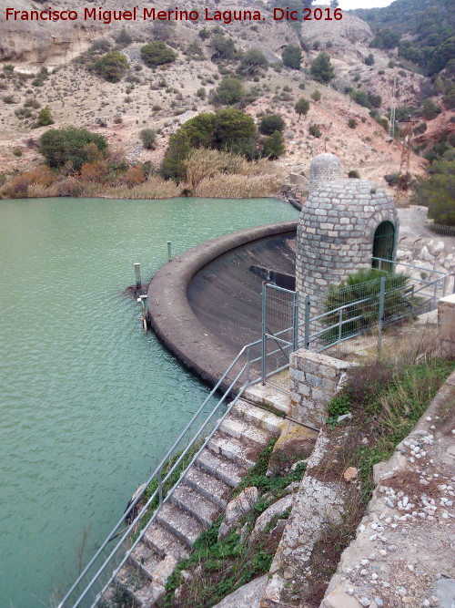 Pantano del Gaitanejo - Pantano del Gaitanejo. Presa grande