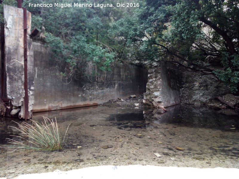 Canal del Chorro - Canal del Chorro. Parte rota en el Valle del Hoyo