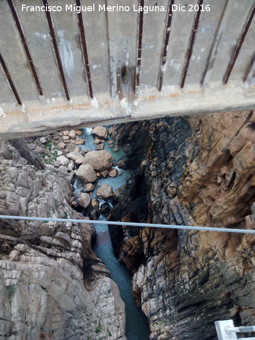 Puente Colgante de los Gaitanes - Puente Colgante de los Gaitanes. Altura