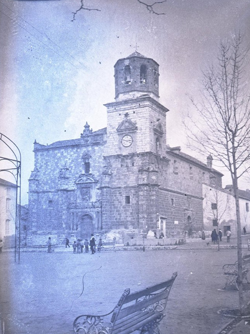 Iglesia de San Juan Evangelista - Iglesia de San Juan Evangelista. Foto antigua. Archivo del I.E.G.