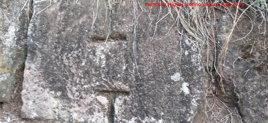 Puente Mocho - Puente Mocho. Sillar de grapas procedente de Cstulo de la parte de Ibros