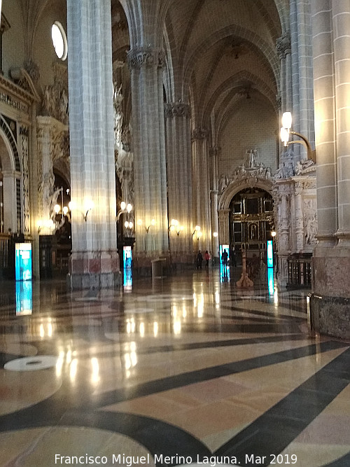 Catedral del Salvador - Catedral del Salvador. Naves del evangelio