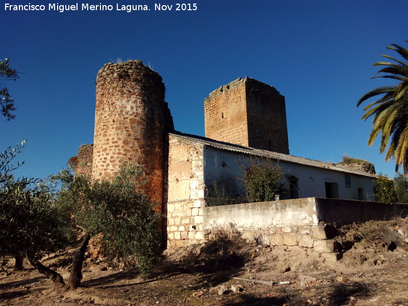 Castillo de la Aragonesa - Castillo de la Aragonesa. Cortijada adosada