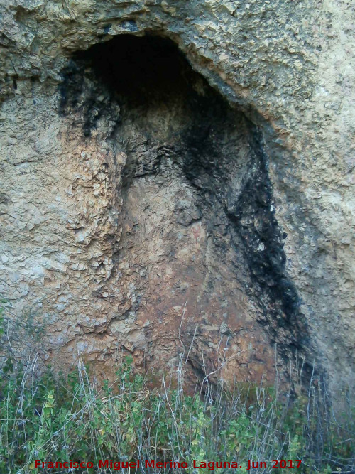 Pinturas rupestres del Abrigo de Peas Rubias III - Pinturas rupestres del Abrigo de Peas Rubias III. Pared donde se encuentran las pinturas