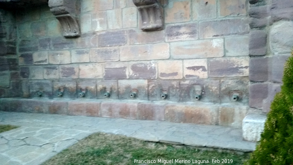 Fuente de los Ocho Caos - Fuente de los Ocho Caos. Caos