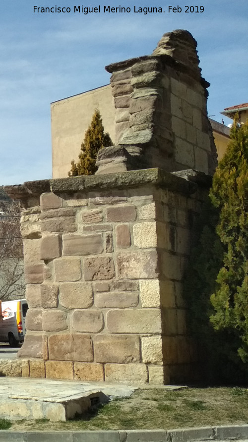 Fuente de los Ocho Caos - Fuente de los Ocho Caos. Lateral