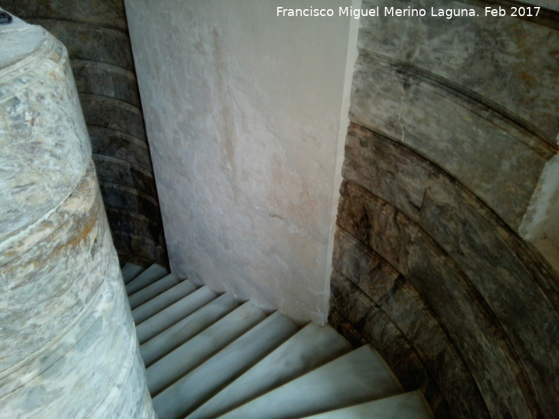 Cripta del Barn Velasco - Cripta del Barn Velasco. Escaleras