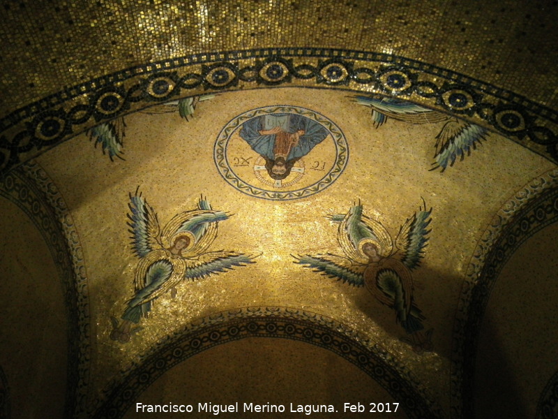 Cripta del Barn Velasco - Cripta del Barn Velasco. Bveda