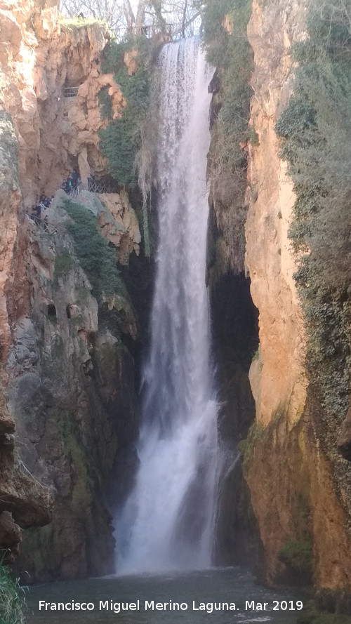 Parque Natural del Monasterio de Piedra. Cascada Cola de Caballo - Parque Natural del Monasterio de Piedra. Cascada Cola de Caballo. 