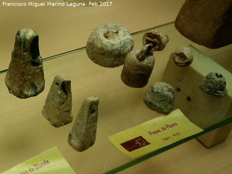 Museo Arqueolgico Ciudad de Arjona - Museo Arqueolgico Ciudad de Arjona. Pesas de plomo romanas siglo I a.C - siglo IV d.C.