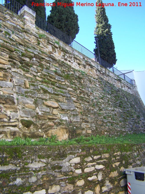 Muralla de Arjona - Muralla de Arjona. Muralla y antemuro del Paseo de los Mrtires