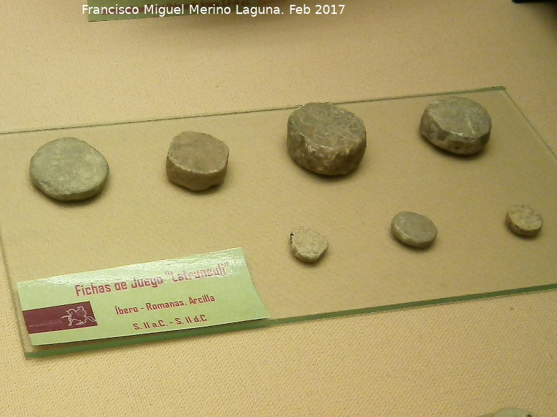 Fichas del juego Ludus latrunculorum - Fichas del juego Ludus latrunculorum. Museo Arqueolgico Ciudad de Arjona