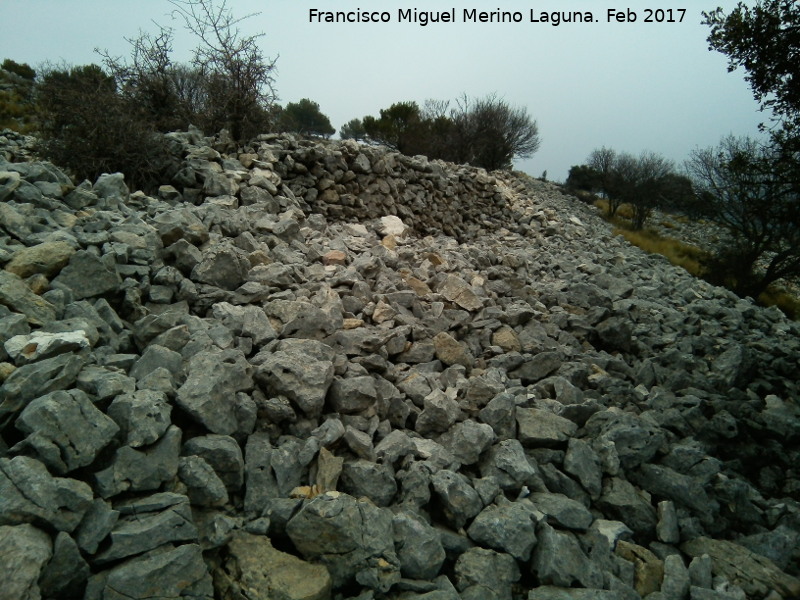 Poblado amurallado del Cerrillo Tesoro - Poblado amurallado del Cerrillo Tesoro. Muralla