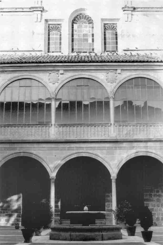 Hospital de Santiago. Patio Central - Hospital de Santiago. Patio Central. Foto antigua