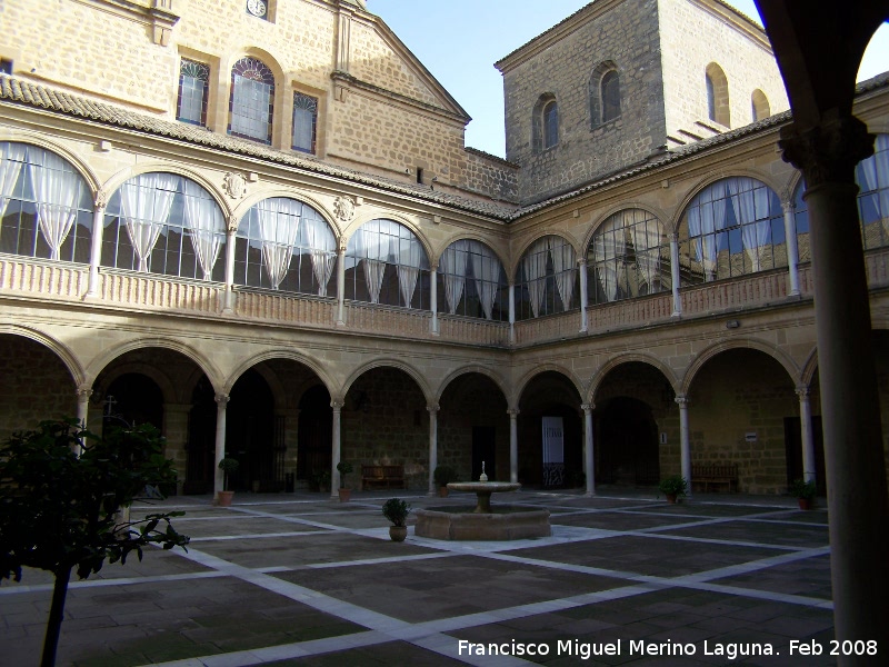 Hospital de Santiago. Patio Central - Hospital de Santiago. Patio Central. 