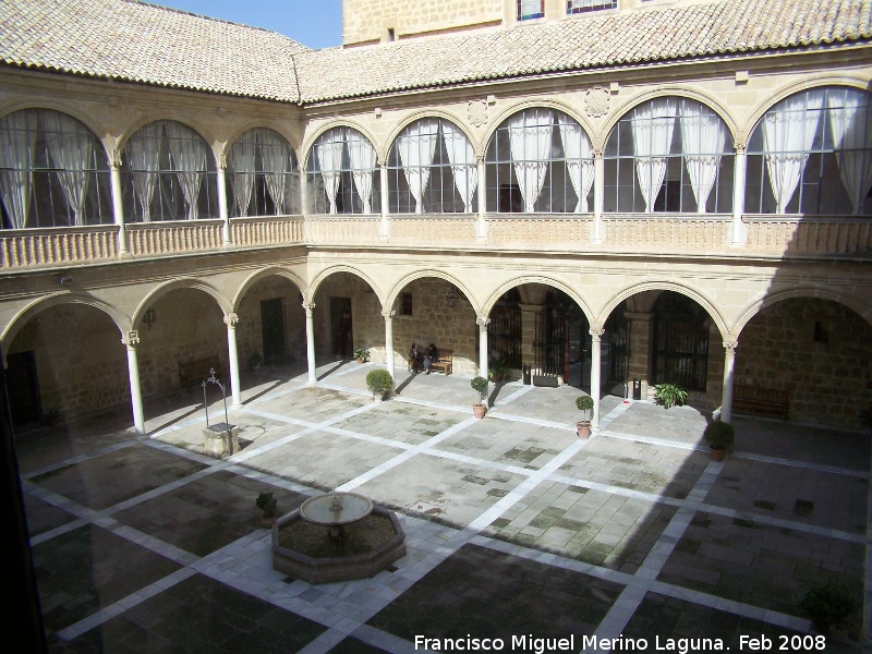 Hospital de Santiago. Patio Central - Hospital de Santiago. Patio Central. 