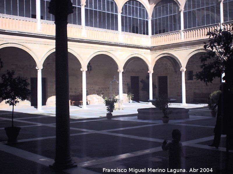 Hospital de Santiago. Patio Central - Hospital de Santiago. Patio Central. 