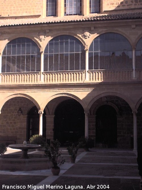 Hospital de Santiago. Patio Central - Hospital de Santiago. Patio Central. 