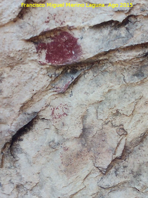 Pinturas rupestres del Abrigo del Puerto - Pinturas rupestres del Abrigo del Puerto. Punto y restos de la parte alta