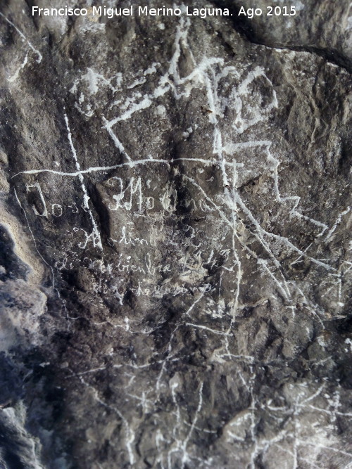 Pinturas rupestres del Abrigo del Puerto - Pinturas rupestres del Abrigo del Puerto. Graffiti de 1947