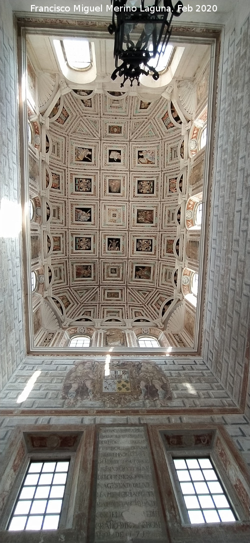 Hospital de Santiago. Escalera - Hospital de Santiago. Escalera. B�veda