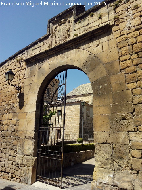 Hospital de Santiago. Patio Trasero - Hospital de Santiago. Patio Trasero. Portada