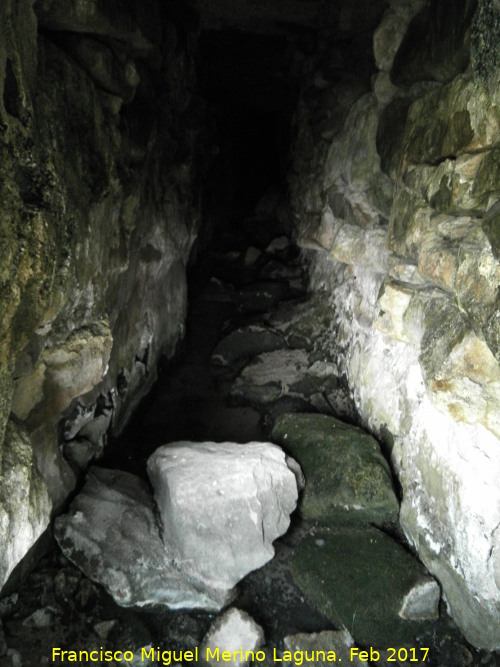 Fuente de las Alberquillas - Fuente de las Alberquillas. Interior de la minilla