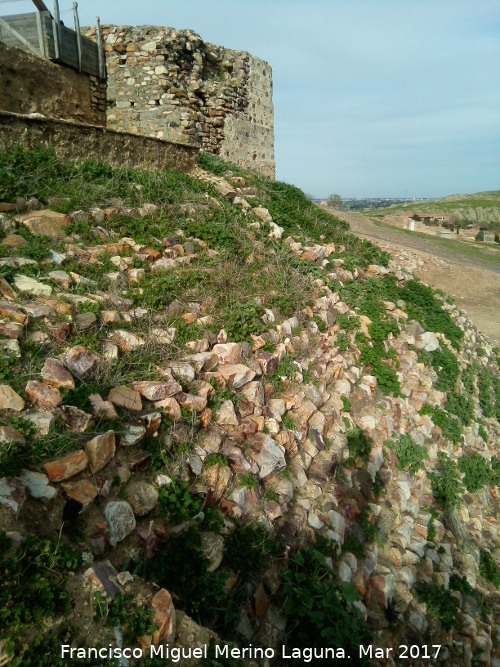 Castillo de Alarcos - Castillo de Alarcos. Plataforma artificial y Torren Sureste