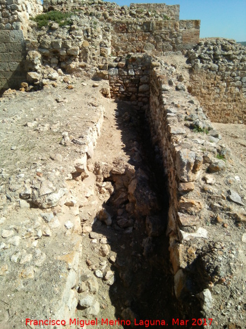 Calatrava la Vieja. Barbacana - Calatrava la Vieja. Barbacana. Muralla y barbacana de la medina