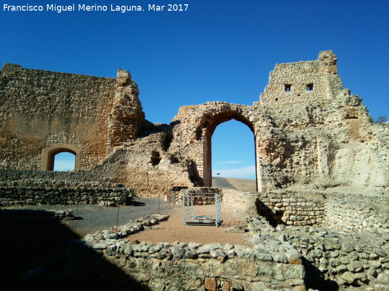 Calatrava la Vieja. Alczar - Calatrava la Vieja. Alczar. Algibe musulmn, portillo y arco triunfal