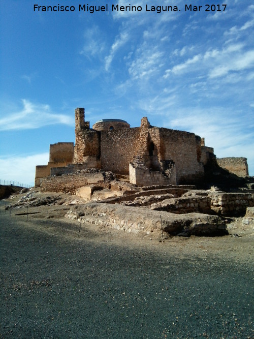 Calatrava la Vieja. Foso - Calatrava la Vieja. Foso. Alczar desde el foso