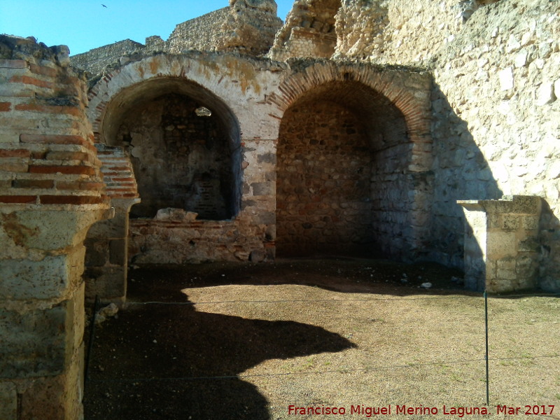 Calatrava la Vieja. Sala del Bao - Calatrava la Vieja. Sala del Bao. Arco del bao y arco del trono