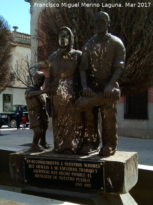 Monumento a Nuestros Mayores - Monumento a Nuestros Mayores. 