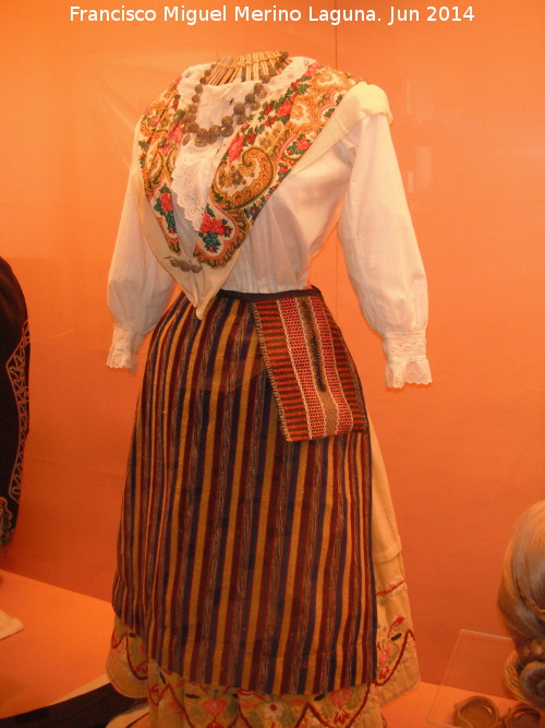 Aldea Belerda - Aldea Belerda. Traje tpico. Museo de Artes y Costumbres Populares de Jan