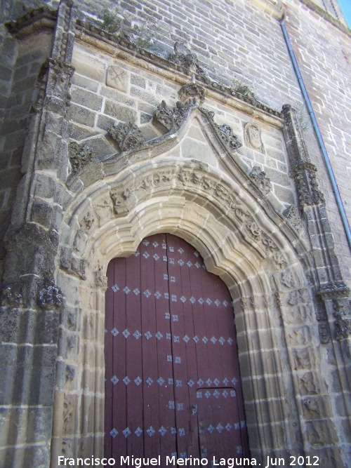 Iglesia de San Pedro - Iglesia de San Pedro. Portada norte