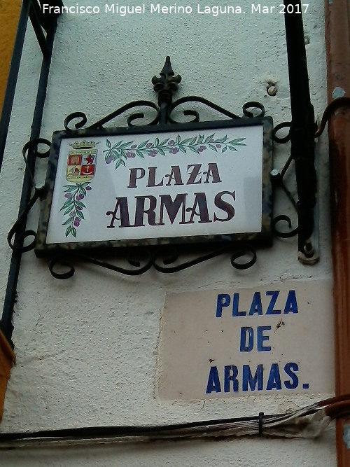 Plaza de Armas - Plaza de Armas. Placas nueva y antigua