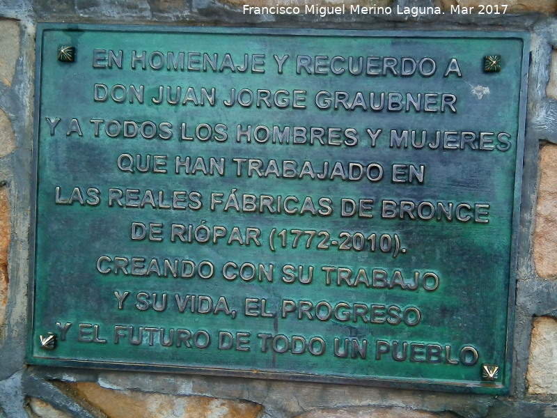 Monumento a Juan Jorge Graubner - Monumento a Juan Jorge Graubner. Placa