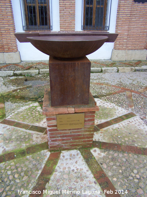 Museo arqueolgico y Casa de la Cultura - Museo arqueolgico y Casa de la Cultura. Escultura Voluta de Manuel Fuentes