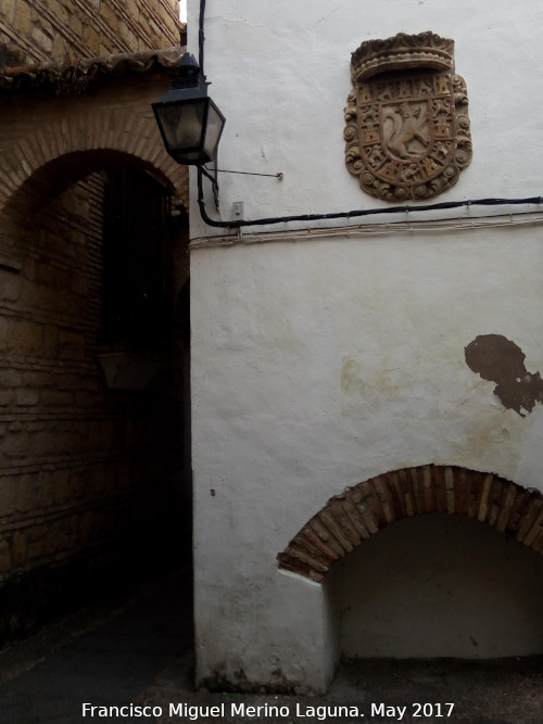 Calle de la Luna - Calle de la Luna. Arco y escudo