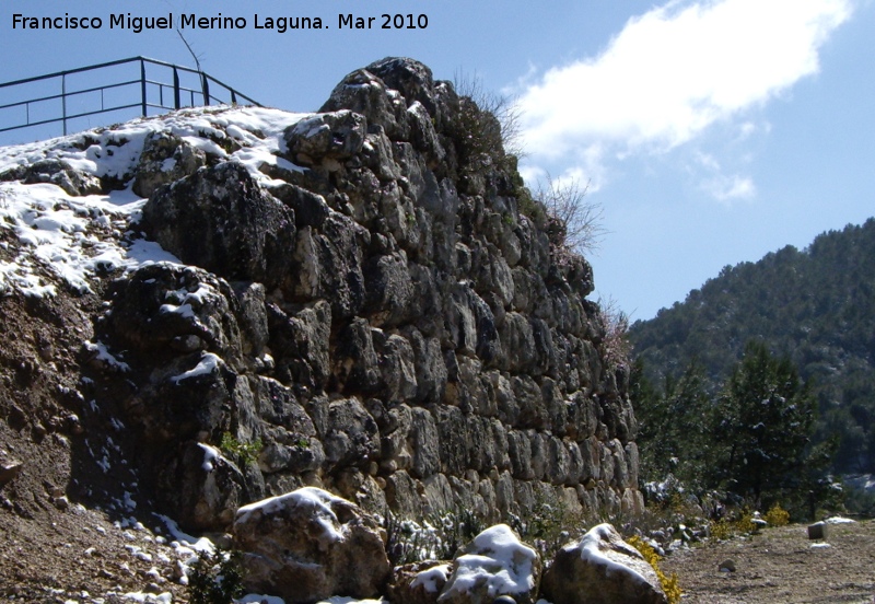 Oppidum del Cerro Miguelico - Oppidum del Cerro Miguelico. Muralla ciclopea