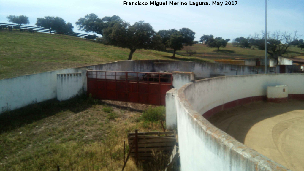 Tentadero de Puerto Laca - Tentadero de Puerto Laca. Corrales