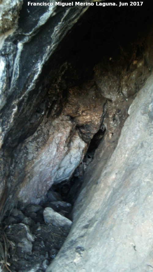 Abrigo de la Cruz de Peas Rubias - Abrigo de la Cruz de Peas Rubias. Cueva