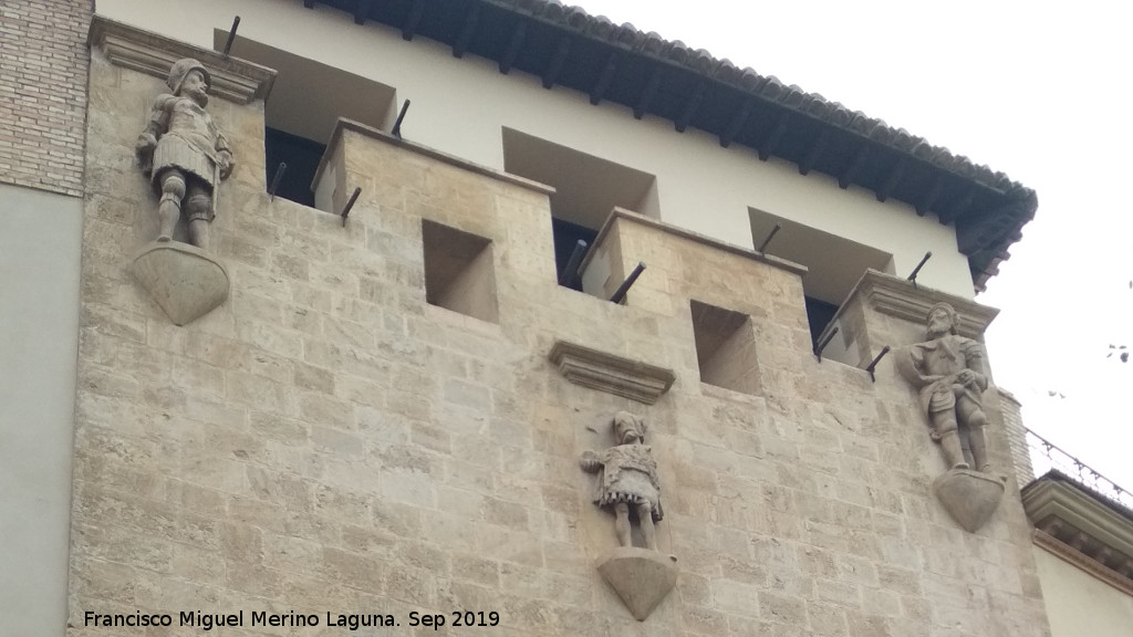 Casa de los Tiros - Casa de los Tiros. Tiros y estatuas