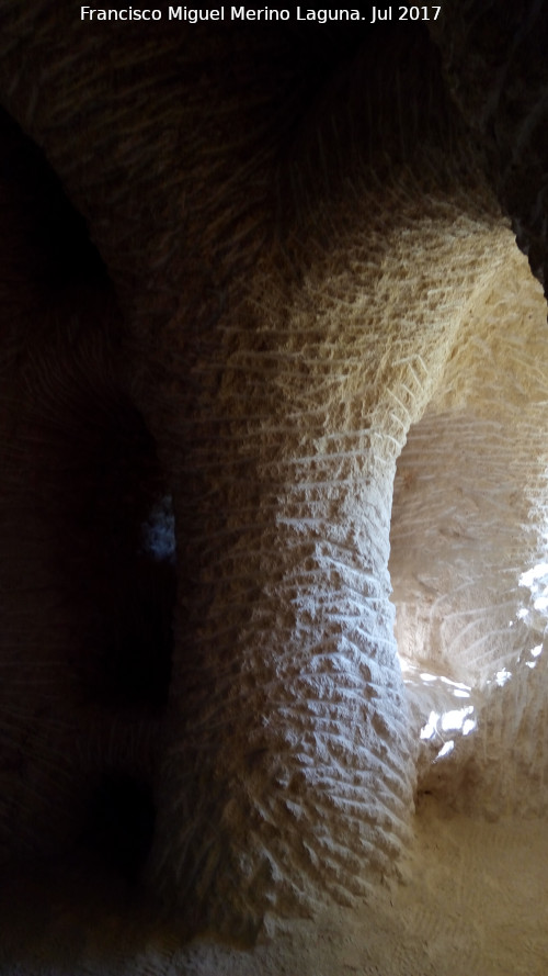 Casa Cueva de la Capilla - Casa Cueva de la Capilla. Columna